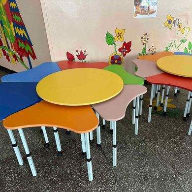 Комплект з 6 дитячих столів пелюсток + 1 стіл круглий Ромашка ST-057 ST-057 фото